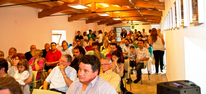 Una gernació de públic en un dels plens més polèmics d'aquesta legislatura a Sineu.