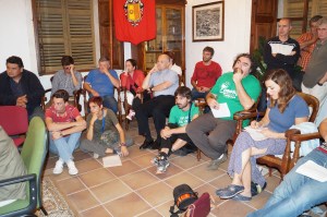 S'havia sol.licitat que el ple es celebrés en la sala de batles, però el batle s’hi va negar (FOTO: Margalida Bonnín). 