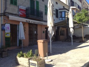 Diuen que aviat Can Castell tornarà obrir les portes. Hi han fet reformes per adaptar-lo als nous temps. 