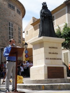 La inauguració de l'estàtua de Jaume II que, després, fou retirada.