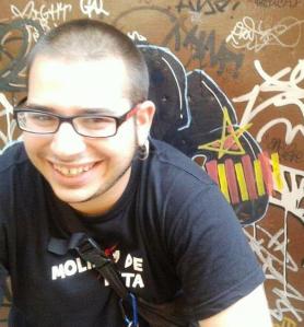 Díngola ha parlat amb Pau Mas, músic, activista independentista i receptor de clotellades. 