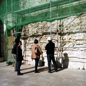 Els tècnics de Mitra i del Consell de Mallorca avui han inspeccionat la façana de l'església.