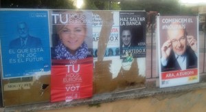 Cartells de propaganda electoral, ahir en la plaça Es Fossar.