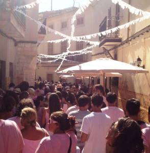 Només falten 56 dies per a la festa que tornarà omplir els carrers de Sineu de color de rosa.