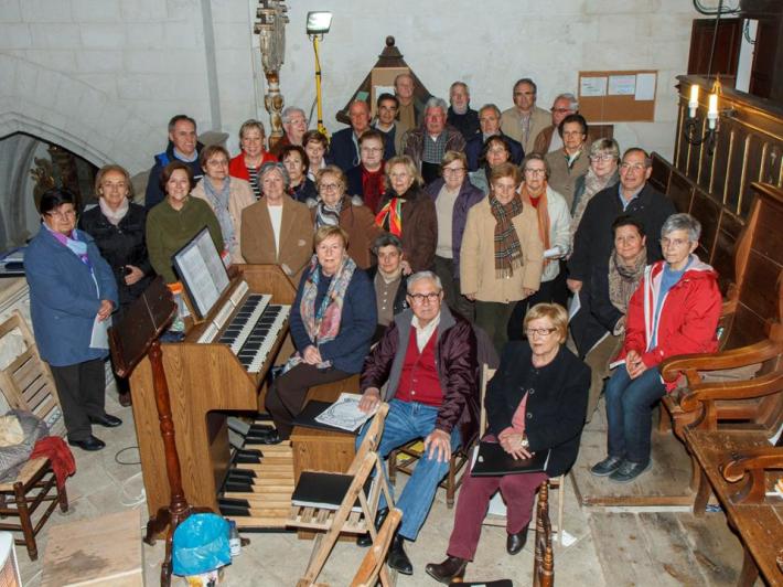 Integrants actuals del cor parroquial (foto: Macià Puiggròs). 