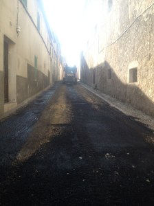 Avui MAB ha començat les obres en el carrer d'en Salvà. 