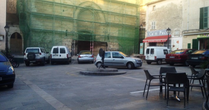 Sa Plaça necessita mà de metge.