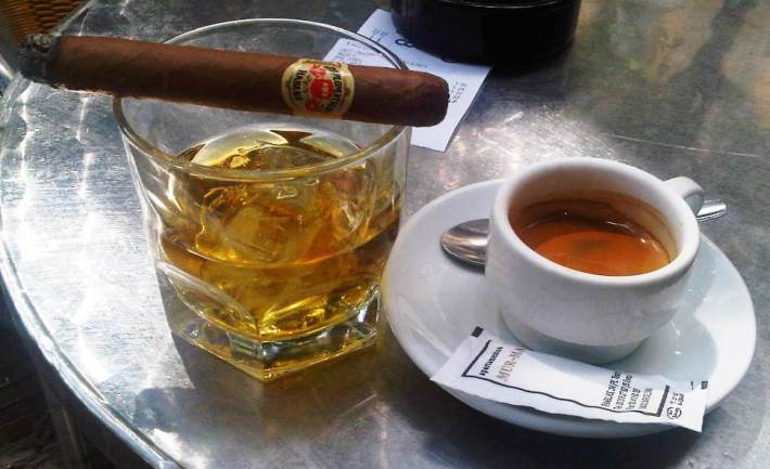 El primer tast és de cafès Bay i licors S'Ermita. 