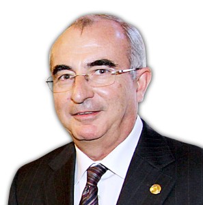 Tòfol Soler, expresident del govern, ha estat convidat per Díngola. 