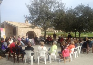 Una quarentena de persones han assistit a l'acte de Gent per Sineu, avui matí al Pou Llavoner.