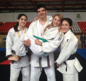 Els quatre esportistes del club sineuer que han aconseguit la medalla d'or