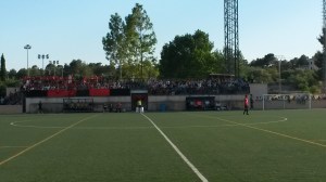 Les grades del poliesportiu de Sineu aplegaren ahir entre 400 i 500 persones.