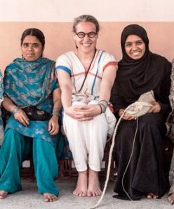 Irene Peukes, enmig. Per cert, avui és el seu aniversari. Molts d'anys, Irene! ;) 