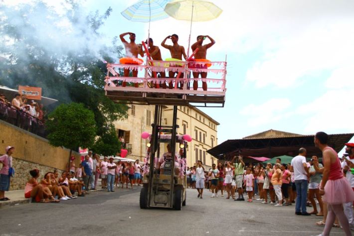Arriben els 'mucorristes' (foto presa del blog de l'autor de l'article). 