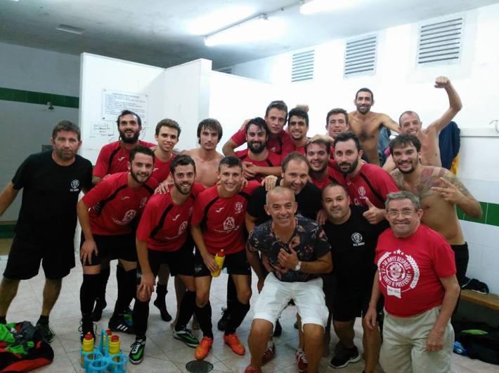 L'equip, eufòric després de la victòria ahir dins Sóller.