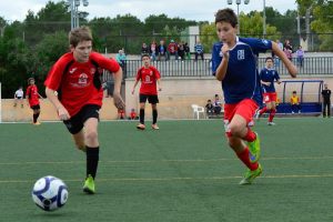 Els infantils del Sineu, dins el camp de l'Artà, la setmana passada.