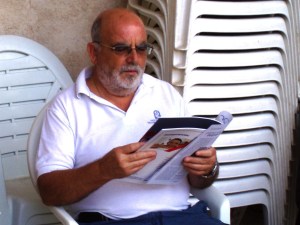 Ser el referent informatiu local no és una tasca fàcil, per les connotacions emocionals, ideològiques i d'altres caires, de les notícies publicades. 